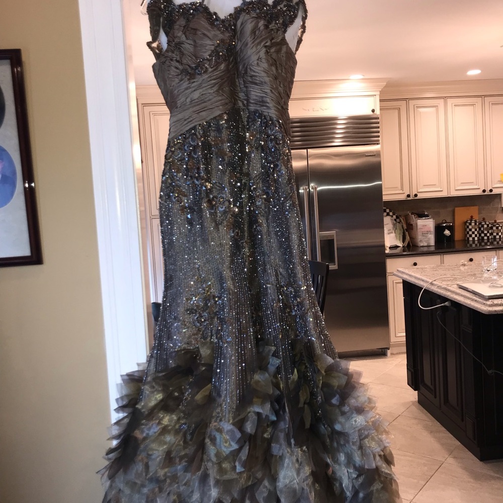 Ysa Makino gown